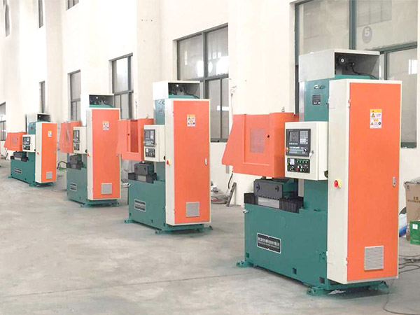 勤龍磨床精密平面磨床平穩性決定磨床的質量! 勤龍磨床精密平面磨床平穩性決定磨床的質量!